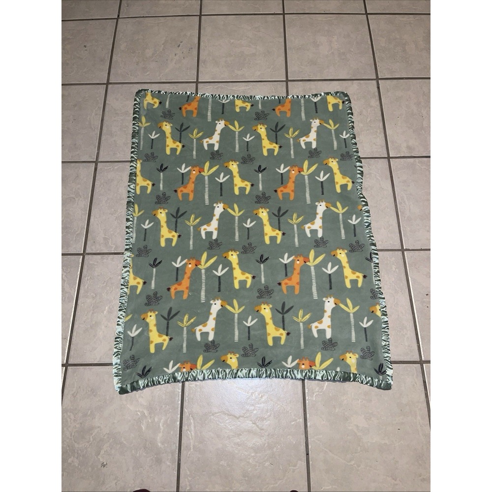 Crib Blanket Side 1-fleece (Giraffs) Side 2- White Minky #soft #cuddly Satin Tri